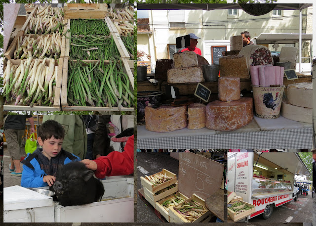 Farmers market at Aigues Mortes, France
