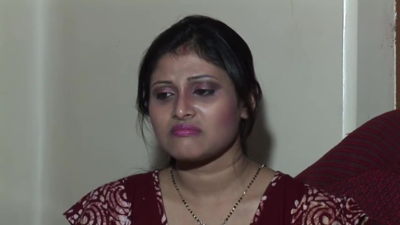 Neck Lover Hot Bengali Auntys Big Round Neck With Necklines