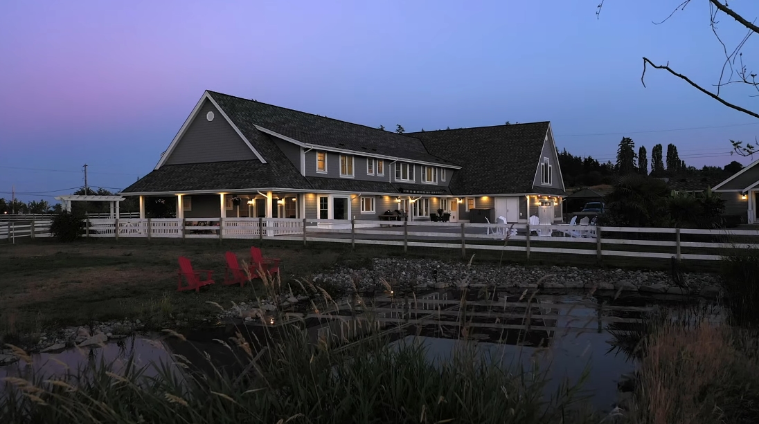 15 Photos vs. Cordova Bay, Victoria BC Luxury Equestrian Home Interior Design Tour