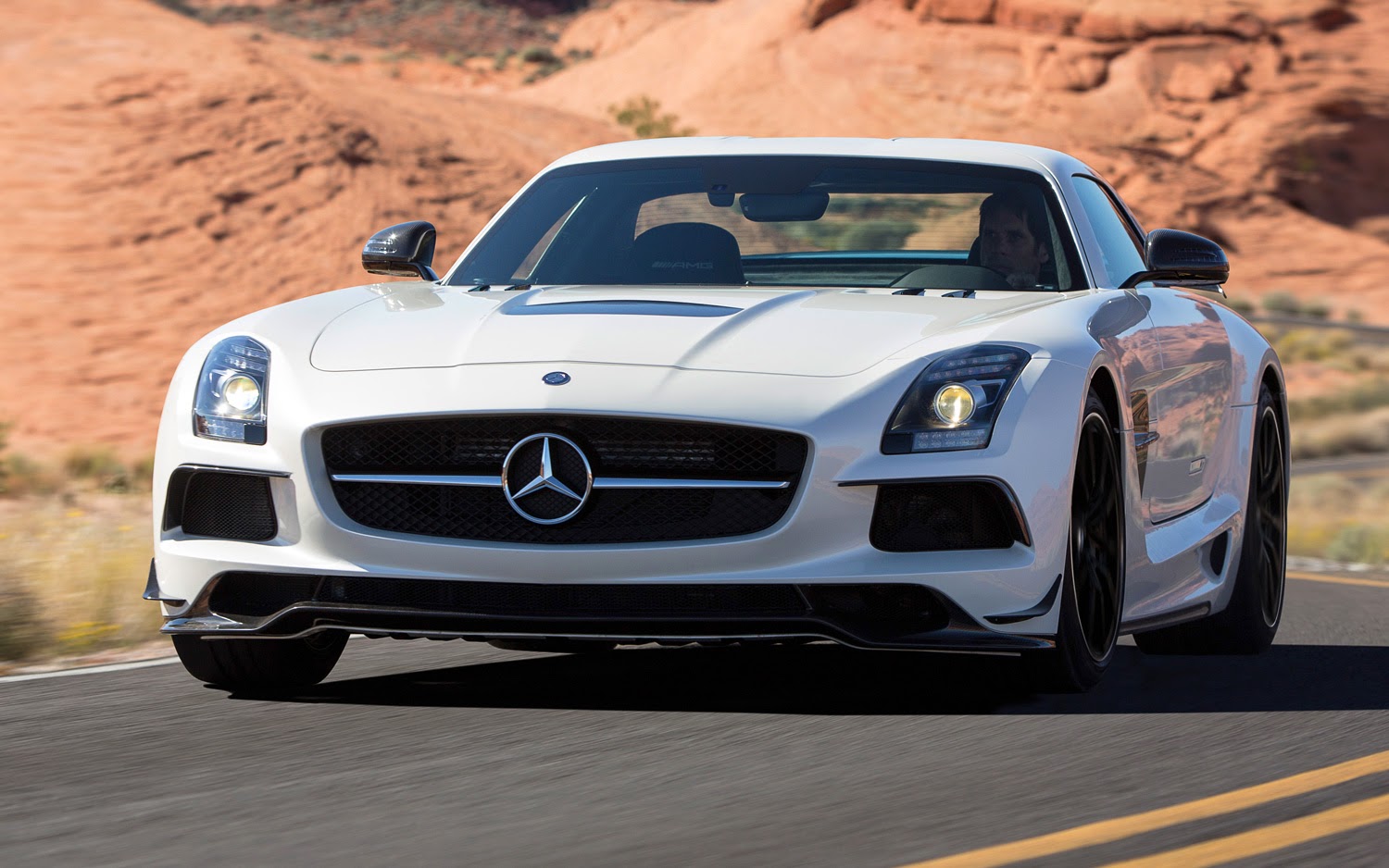 Mercedes Benz SLS