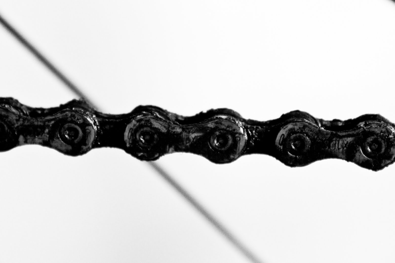 Exploring the World of Cycling How to clean your bike chain