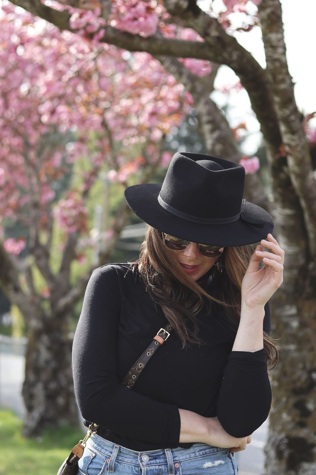 doc martens outfit idea levis wedgie jeans lack of color hat vancouver blogger cherry blossoms