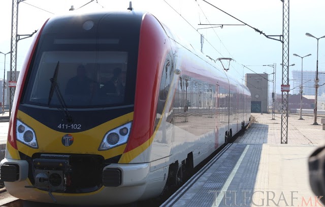 Der neue Zug im Einsatz zwischen Skopje und Veles