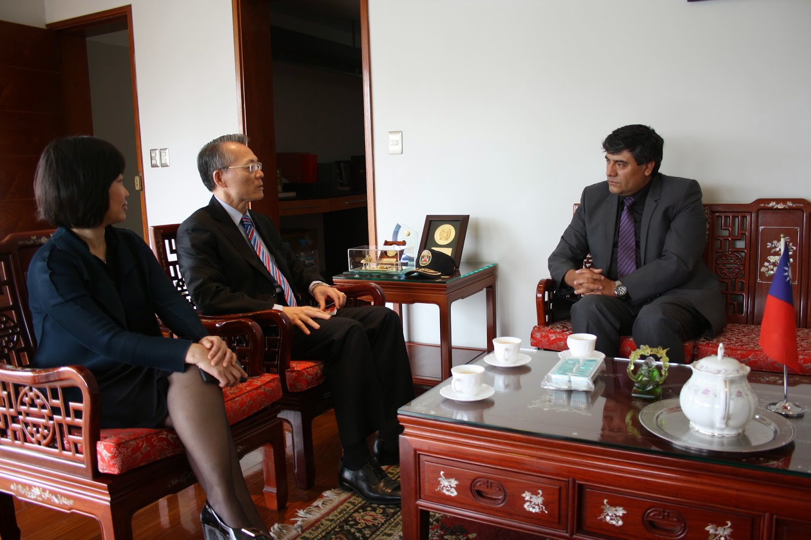 Wílder Ruíz Loayza CONGRESISTA Congresista Wilder Ruiz Loayza se