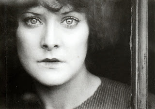 Fotograma de la película de Jean Epstein,  Coeur fidèle (1923). En la imagen, la actriz Gina Manès