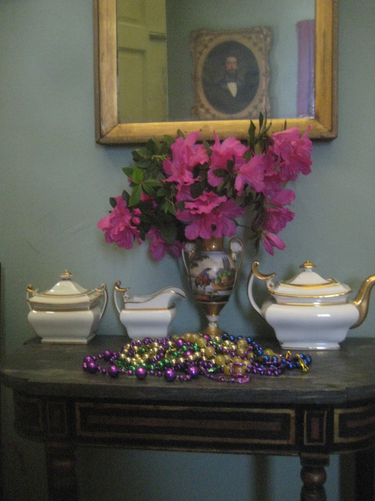 Southern Folk Artist & Antiques Dealer Collector Azalea time in Southern Folk Artist & Antiques Dealer Collector Azalea time in