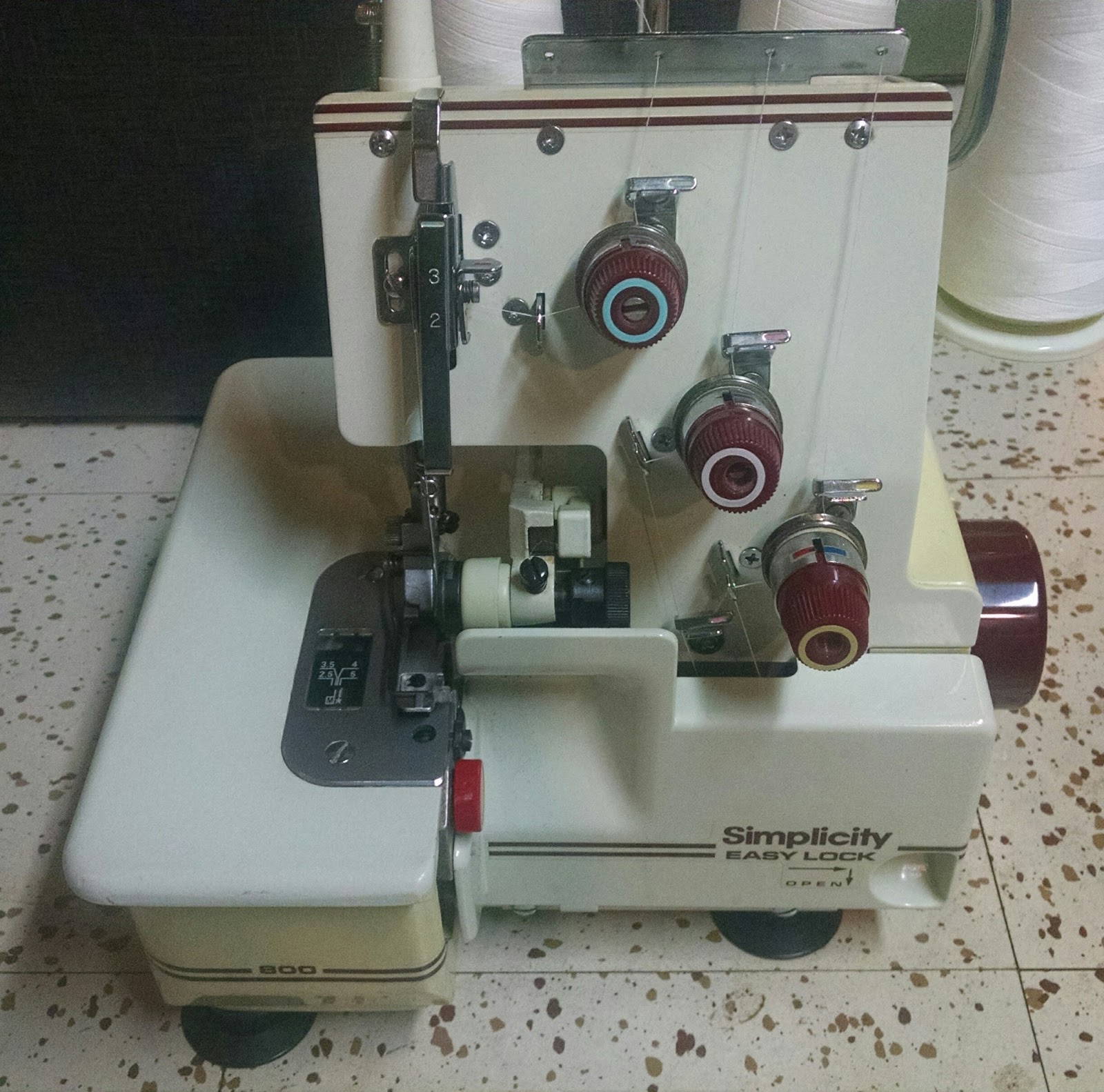 Sewing Machine Mavin Dueling Sergers