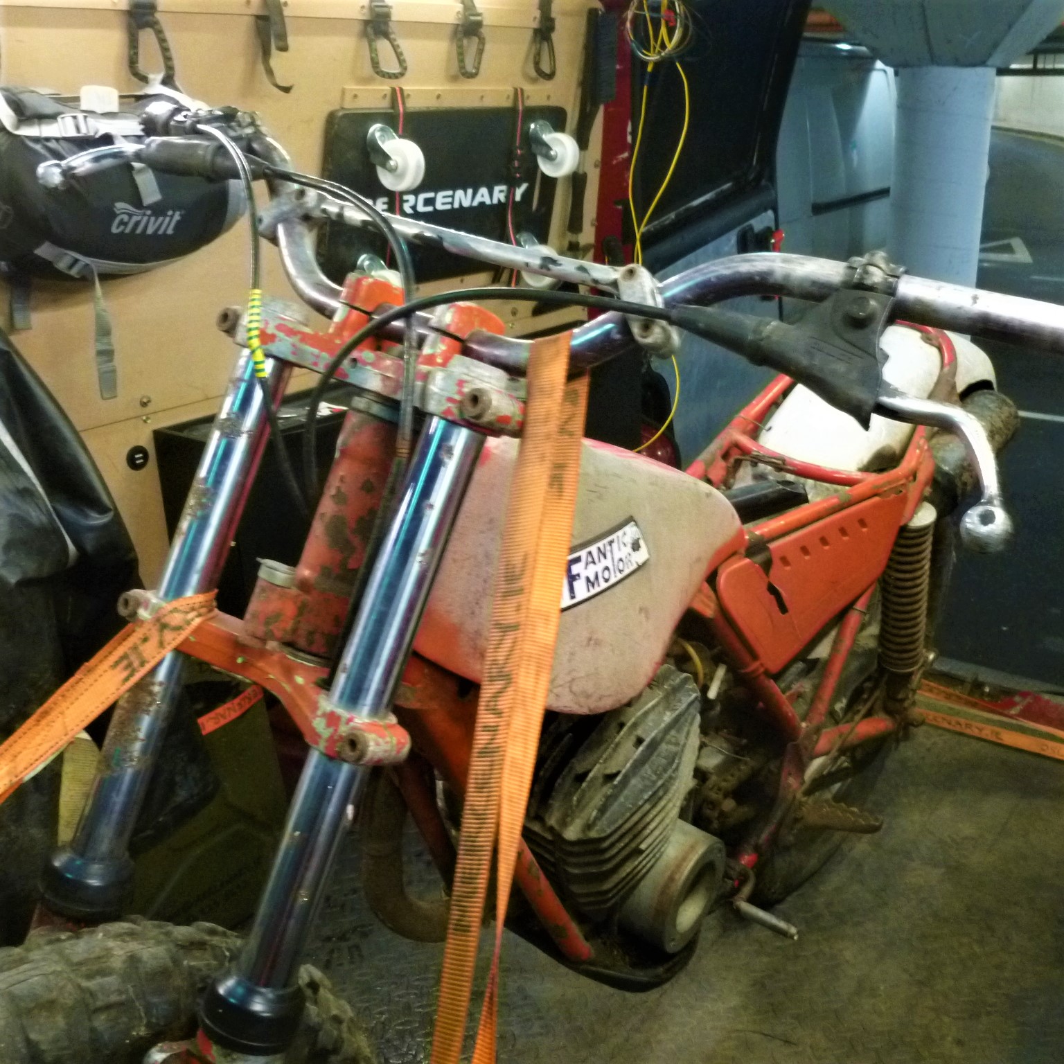 Mercenary Garage : Fantic 200