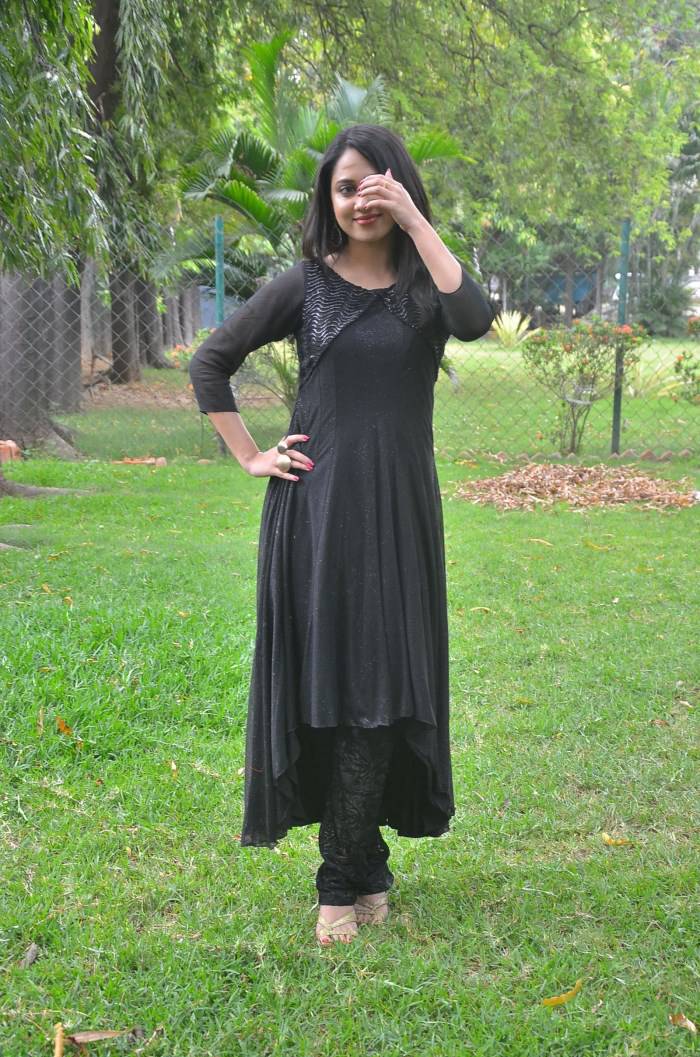 Mia George Latest Hot Spicy Black Dress Glamourous Photoshoot Images At Oru Naal Koothu Movie