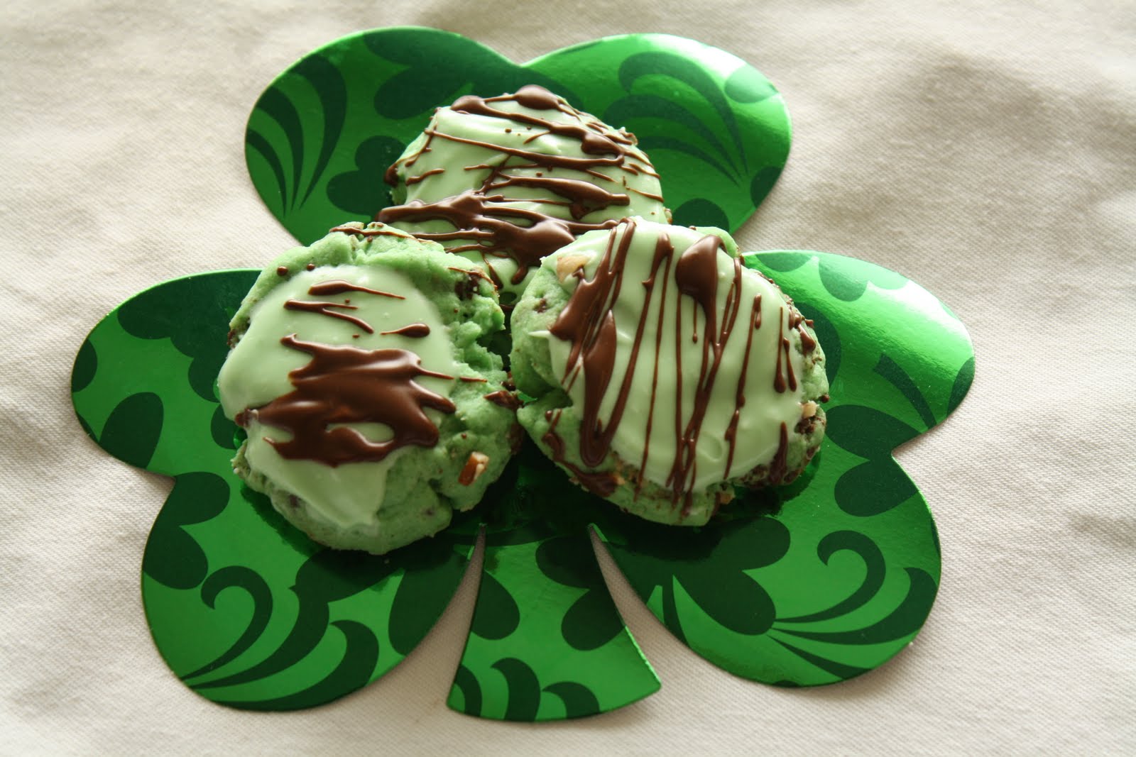 RACHAEL'S FAVORITE RECIPES LUCKY LEPRECHAUN COOKIES
