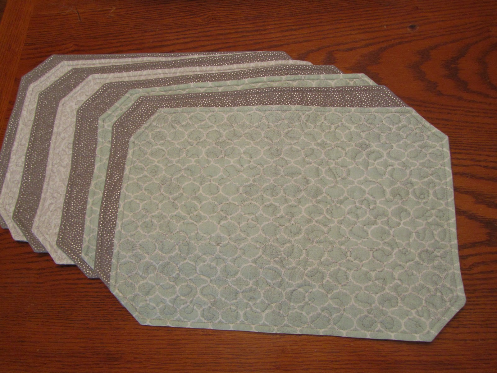 Be Creative Every Day! Reversible Placemat Tutorial