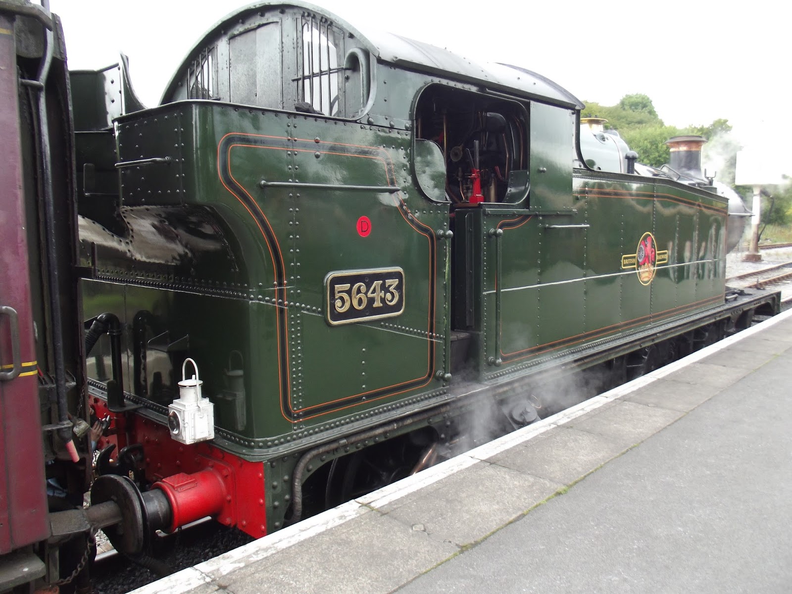 Steam Memories: GWR 5643 gleams in the sunshine
