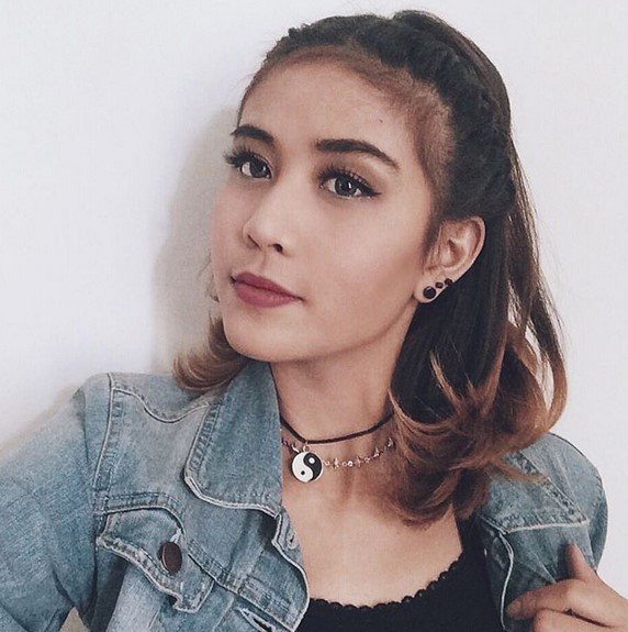 Biodata Awkarin Karin Novilda Lengkap Gadis Viral Sosial Media