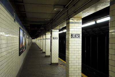 Daniel Gubba - Set and Props.: Design for Film - Batman: The Riddler's Lair