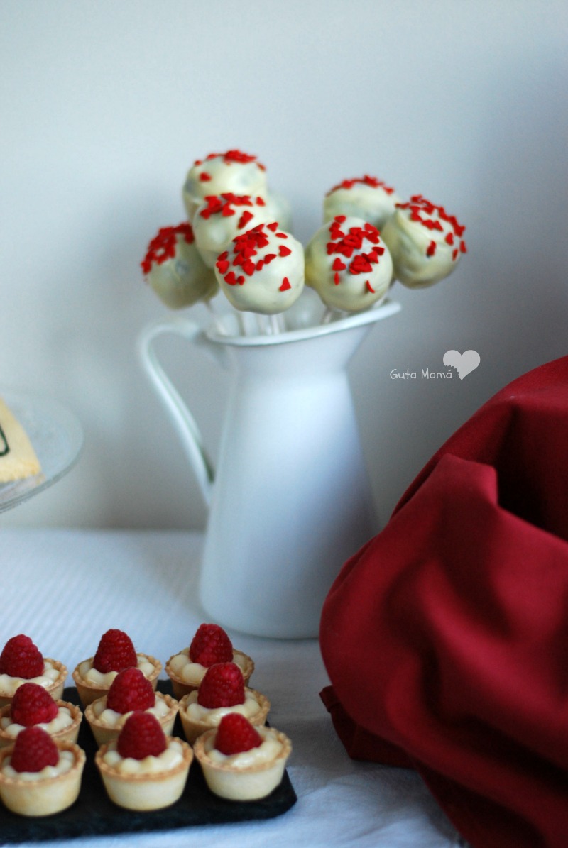 Bizcobolas o Cake Pops de San Valentín