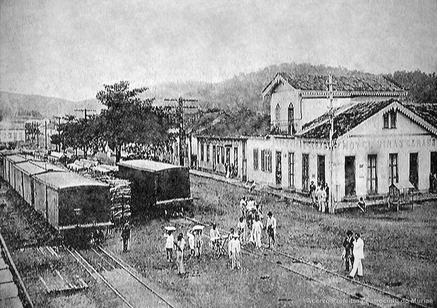 O TREM EXPRESSO ESTAÇÃO PATROCÍNIO DO