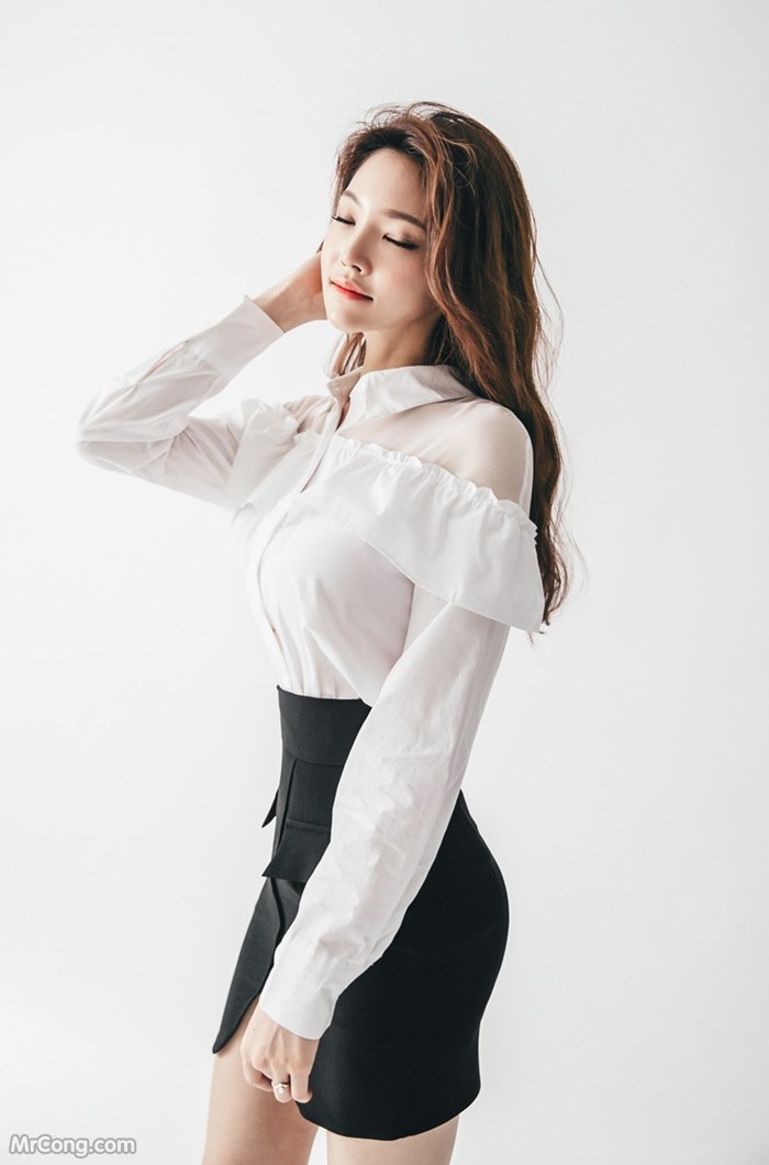 Beautiful Park Jung Yoon in the April 2017 fashion photo album (629 photos) photo 5-7