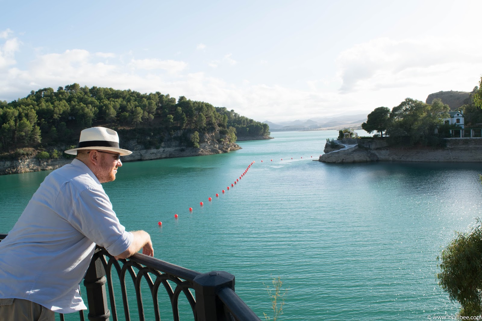 El Chorro Malaga, a beautiful little spot in Andalucia with most perfect views you will ever see. The little village is only known to Spaniards vacationers. #hiddengem #andalucia #spain #holiday #traveltips El Chorro Malaga | The Best Spot To Watch The Sunset In Andalucia