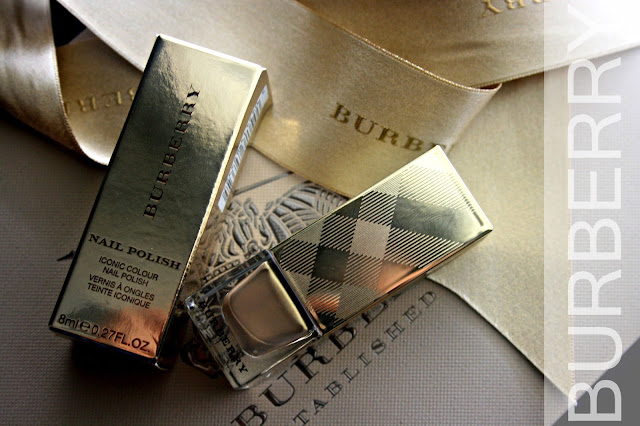 Burberry beauty Golden Light Makeup Collection 2013 Nail Polish in Light Gold no.107