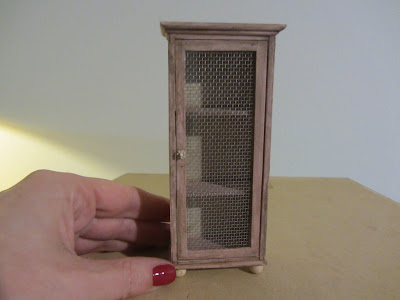 Nostalgie in 1:12: Kleiner Vorratsschrank