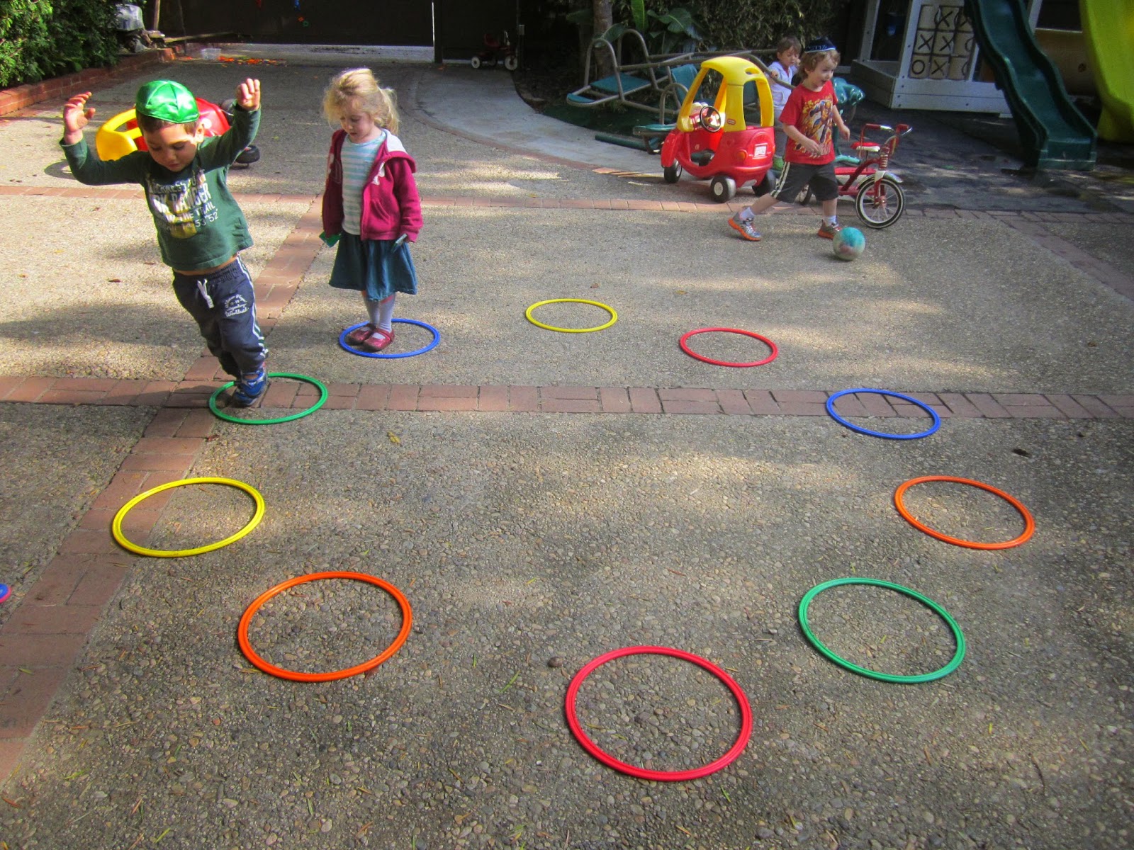 Gan Chaya Class 2: Jumping rings