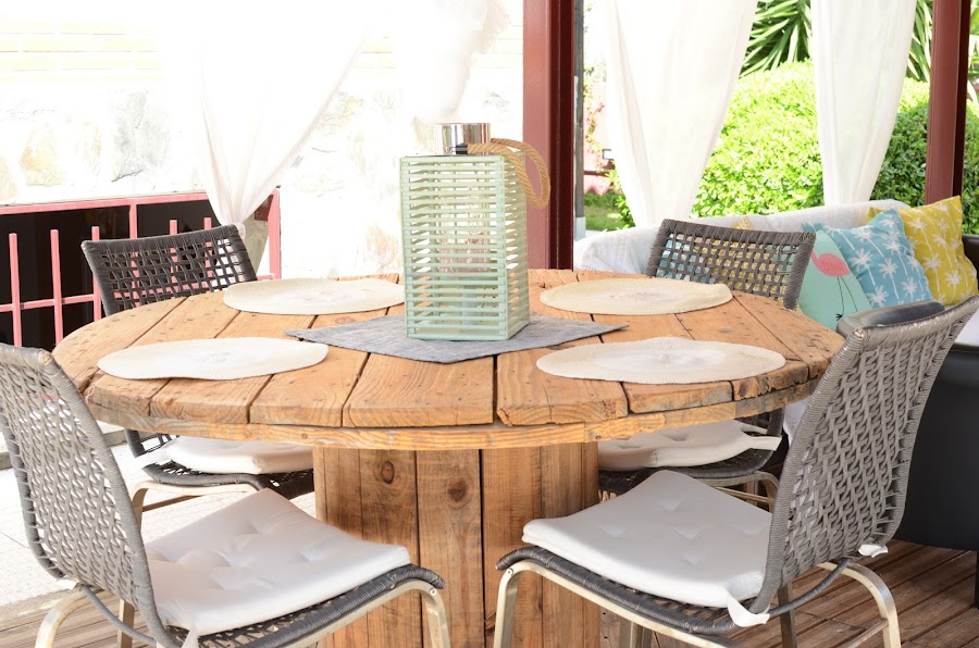 mesa bobina cable jardín