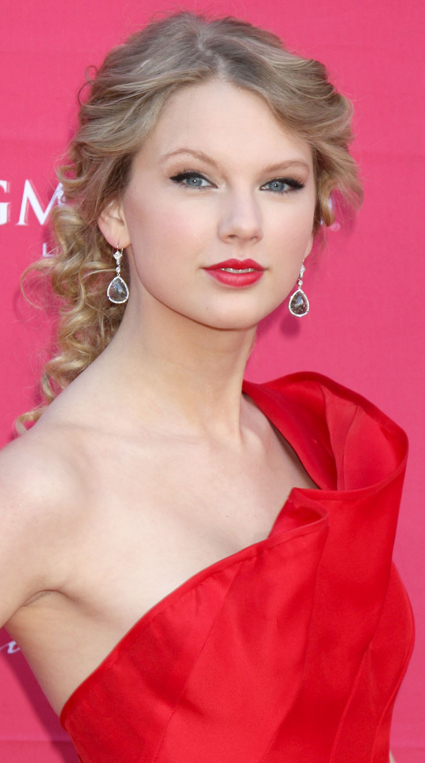 Taylor Swift Natural Hair, Long Hairstyle 2011, Hairstyle 2011, New Long Hairstyle 2011, Celebrity Long Hairstyles 2025