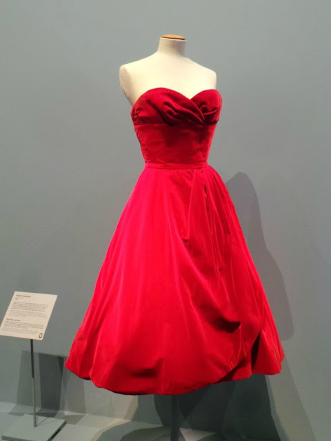 Exposition Dalida garde-robe mode tenues de scène Palais Galliera musée Paris