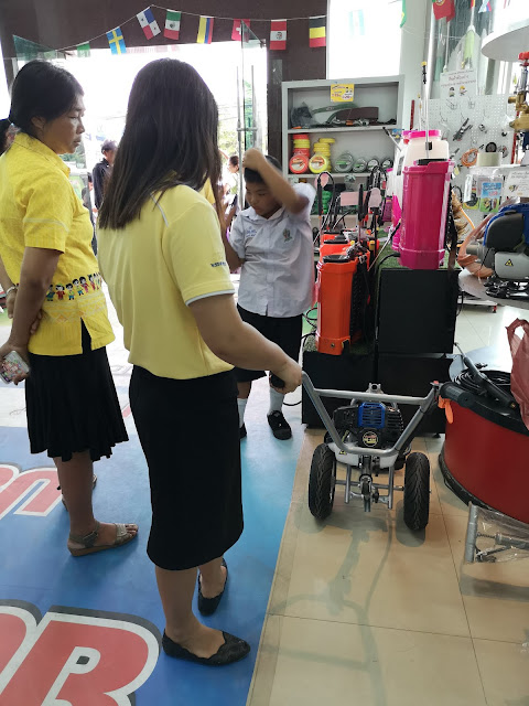 เครื่องตัดหญ้ารถเข็น ราคาถูก สนามหญ้า