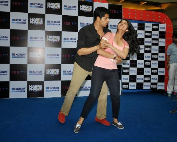 Hasee Toh Phasee Promotion at Korum Mall