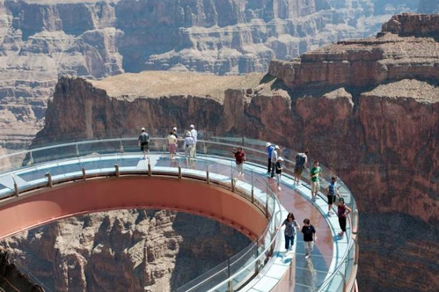 Mail2Day: Grand Canyon Glass Bottom Skywalk (20 pics)