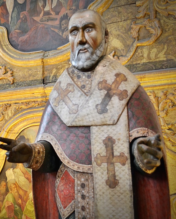 Orthodox statues? The Catalog of Good Deeds