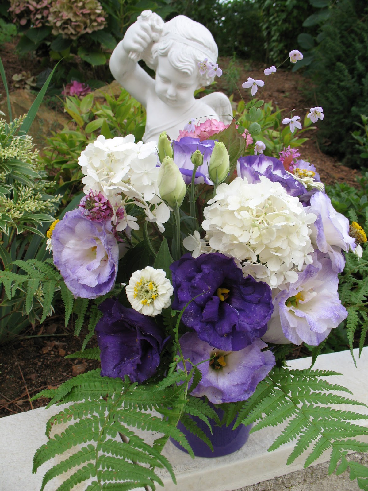 Fleurs Et Délices - Brassée De Lisianthus - Fleurs Fraîches De Saison