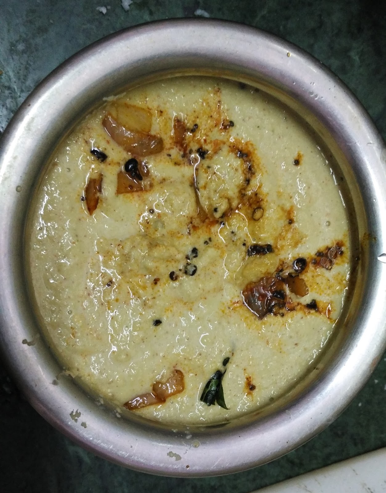 GINGER GARLIC COCONUT CHUTNEY / KERALA COCONUT CHUTNEY