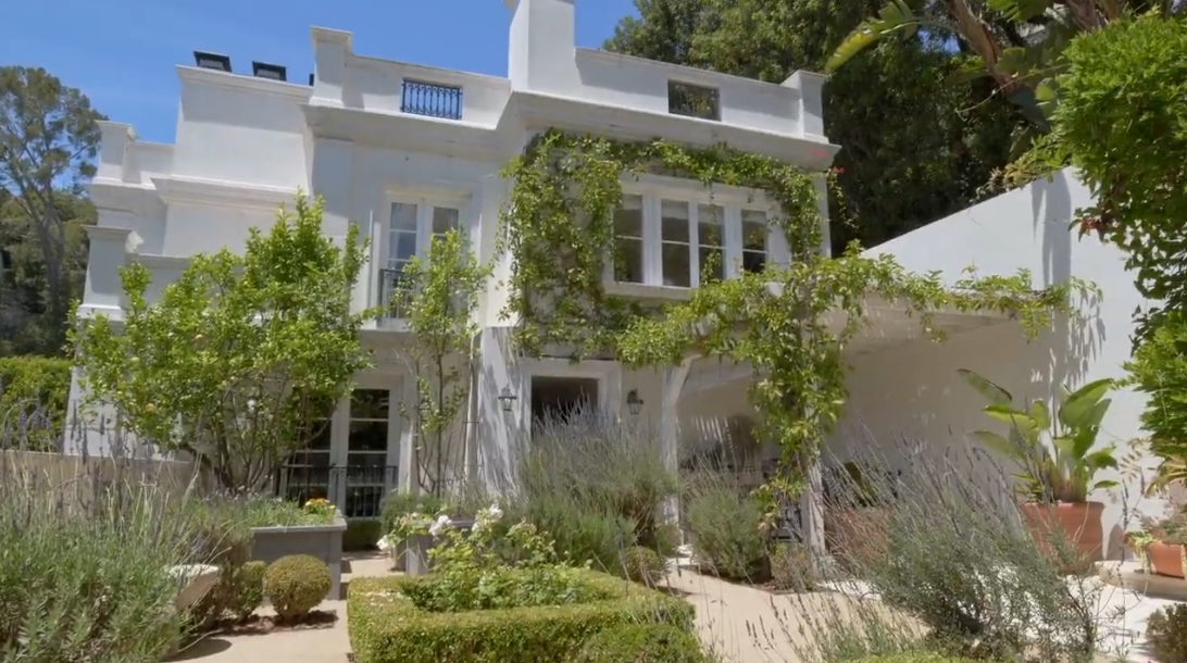 25 Photos vs. 721 Dolo Way, Los Angeles Interior Design Luxury Mansion Tour