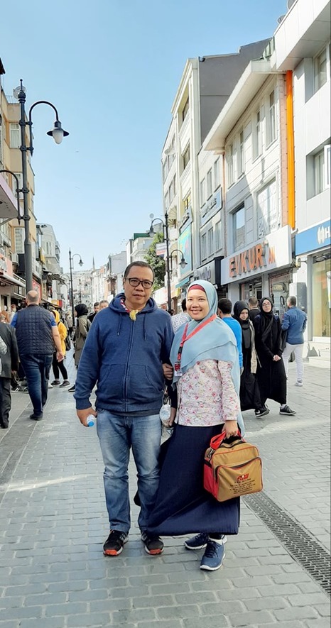 pengalaman saya dan suami perjalanan ibadah umroh plus city tour istanbul turki yang mengesankan bersama alhijaz indowisata nurul sufitri mom lifestyle blogger traveling culinary turkish airlines