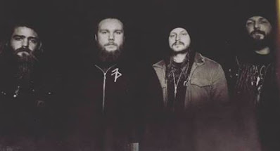 “UN” é uma banda de Doom Metal formada em junho de 2012 em Seattle