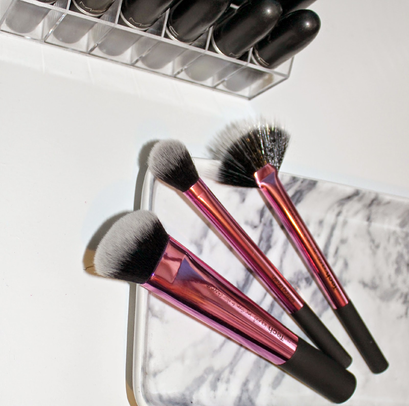 Fashion, Beauty & Me **** AMAZING REAL TECHNIQUES BRUSH SET OFFER