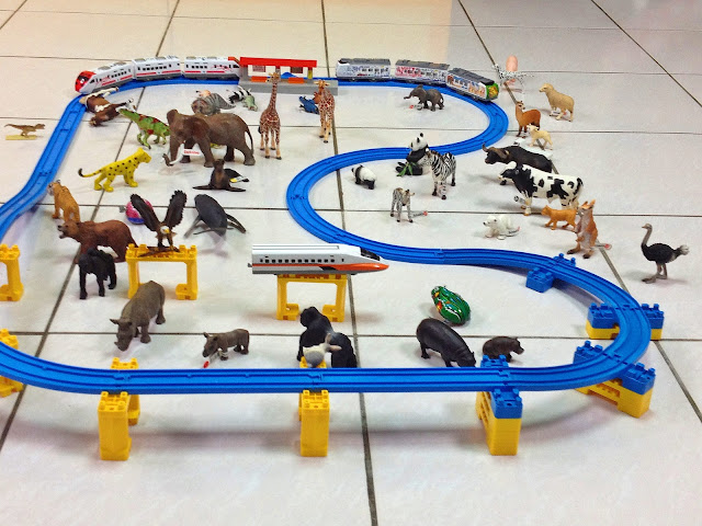 〔小火車〕Tomy Plarail 鐵道王國．普悠瑪超級變化組 + IKEA LILLABO 玩具火車組