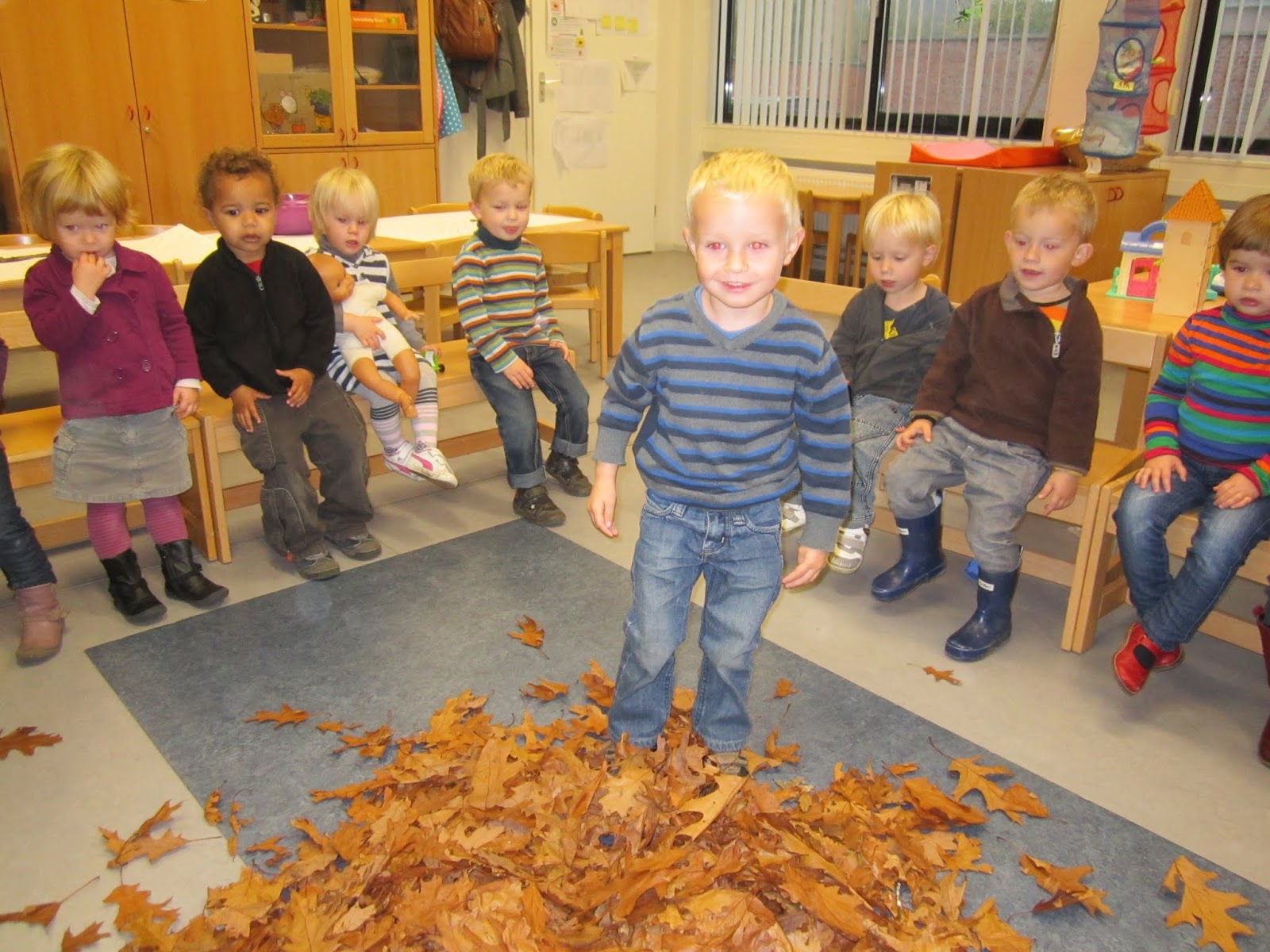 De Nellie-klas: Herfst herfst wat heb je te koop.... 1000 kilo bladeren