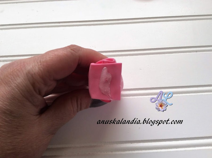 Rosa-gigante-en-goma-eva-o-foamy-14-silicona-caliente-parte-baja-Anuskalandia