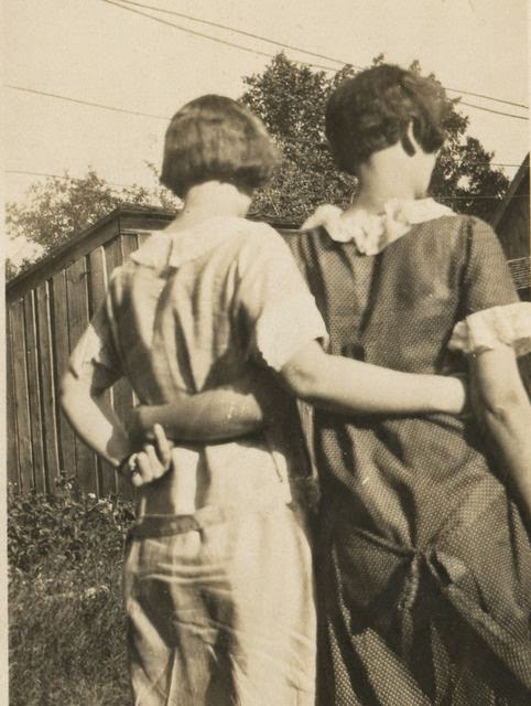 Interesting Vintage Photos Of Lesbian Loves ~ Vintage Everyday