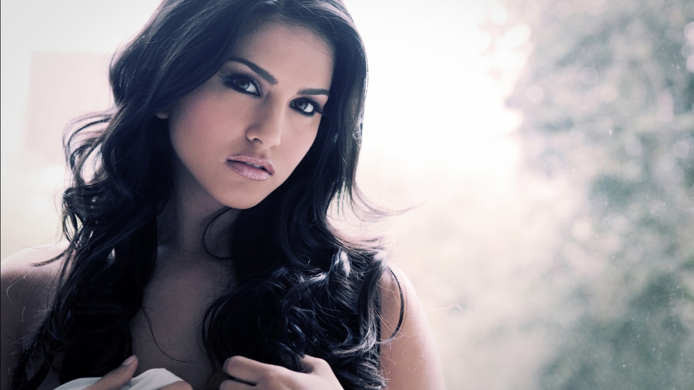 Sunny Leone Latest Hot And Nude Sexy Wallpapers Download -8195