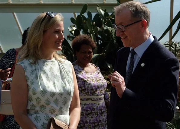 Countess Sophie of Wessex visited Kew Gardens in London together with spouses of heads of government who attend CHOGM2018