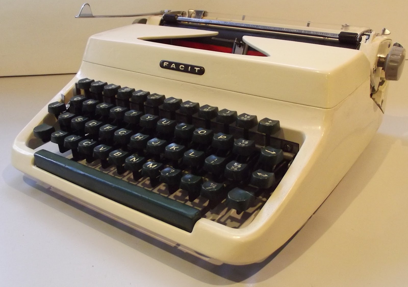 oz.Typewriter A Tale of Two Facit Portable Typewriters