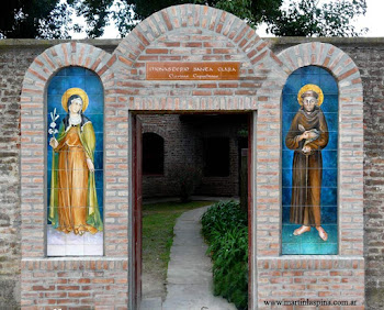 Pórtico de ingreso al Monasterio - "Santa Clara"