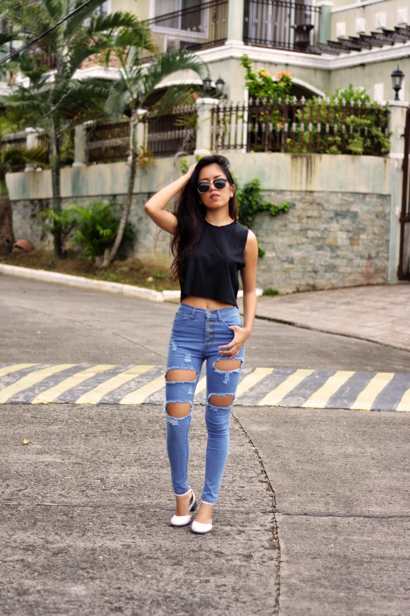 Ripped Jeans | I AM SOPHIA SANCHEZ | Florence, Italy