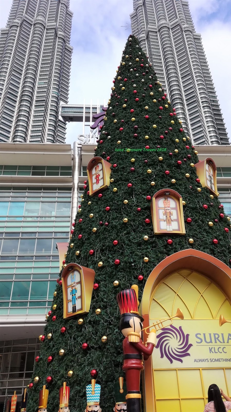 Treasure Trove of Memories Tallest Christmas Tree at Suria Kuala