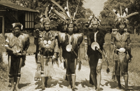 4 Suku Indonesia dengan Tradisi Mistis Mengerikan - KISAH 