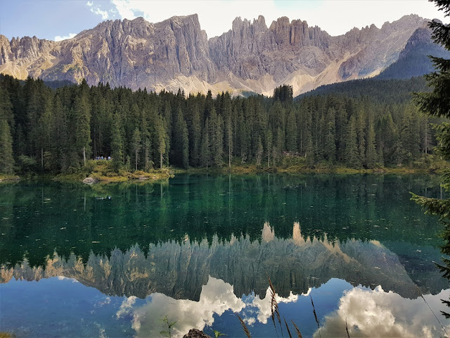 lago di carezza Dolomiti